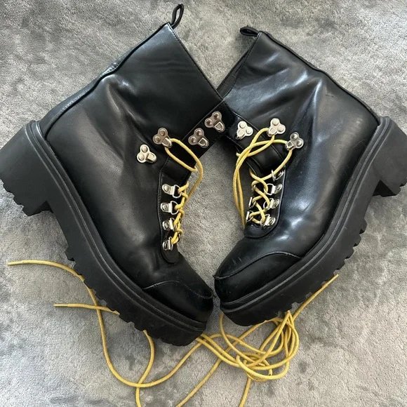 BLK & YELLOW Chunky Combat Boots - Picture 5 of 6